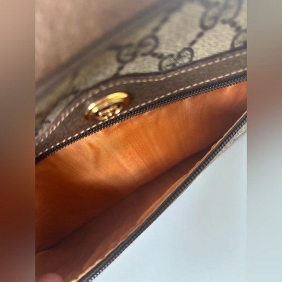 Gucci Accesory Collection Sherry Line Crossbody Bag - Picture 11 of 12